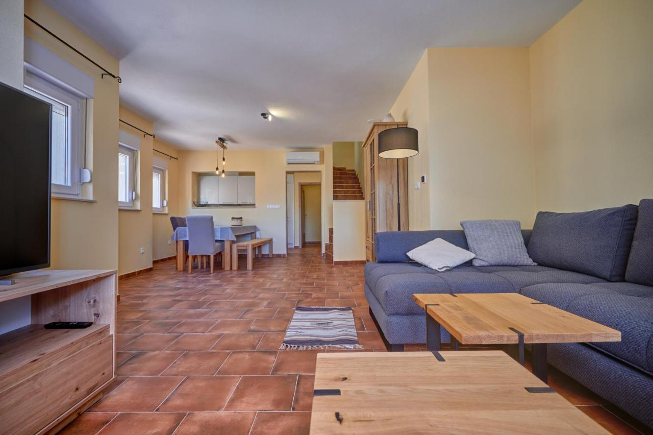 Anovi Holiday Homes By Litto Trogir Dış mekan fotoğraf