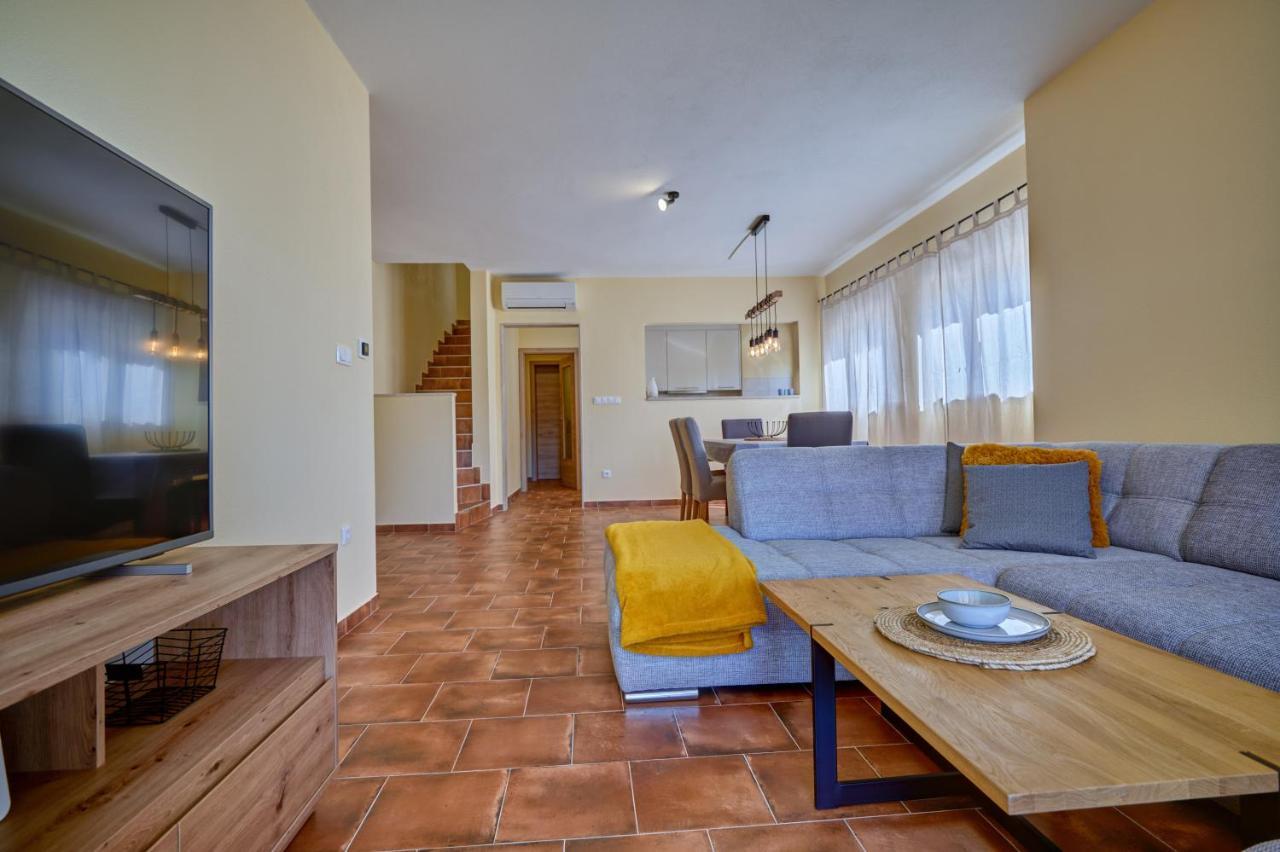 Anovi Holiday Homes By Litto Trogir Dış mekan fotoğraf
